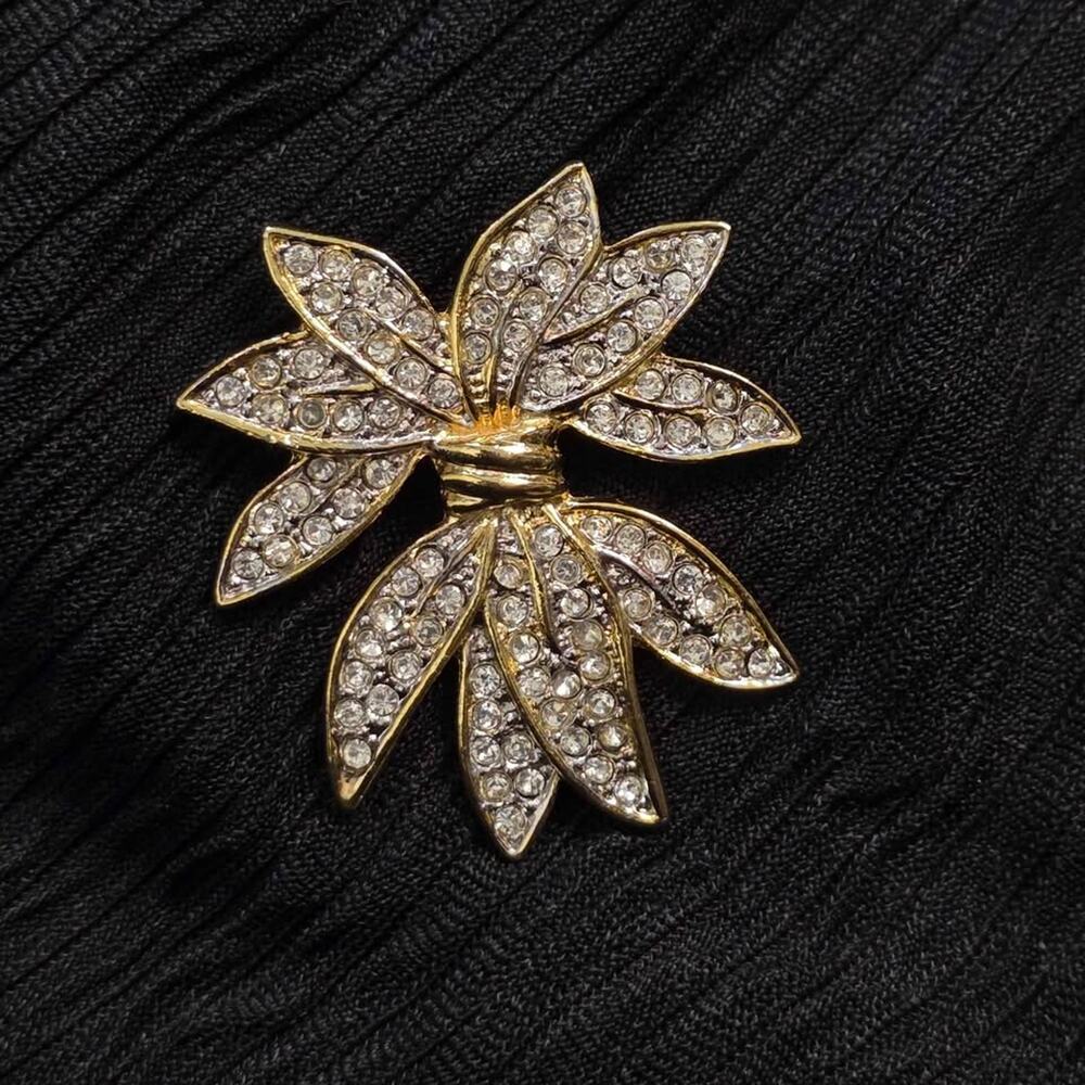 Vintage Gold Tone Rhinestone Leaf Brooch Sparkly Floral Spray Pin Retro Glam